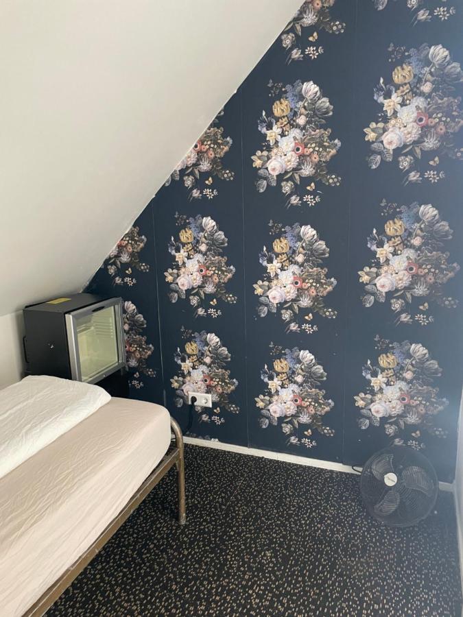 Single Room without Window,1253764663:JPEG
