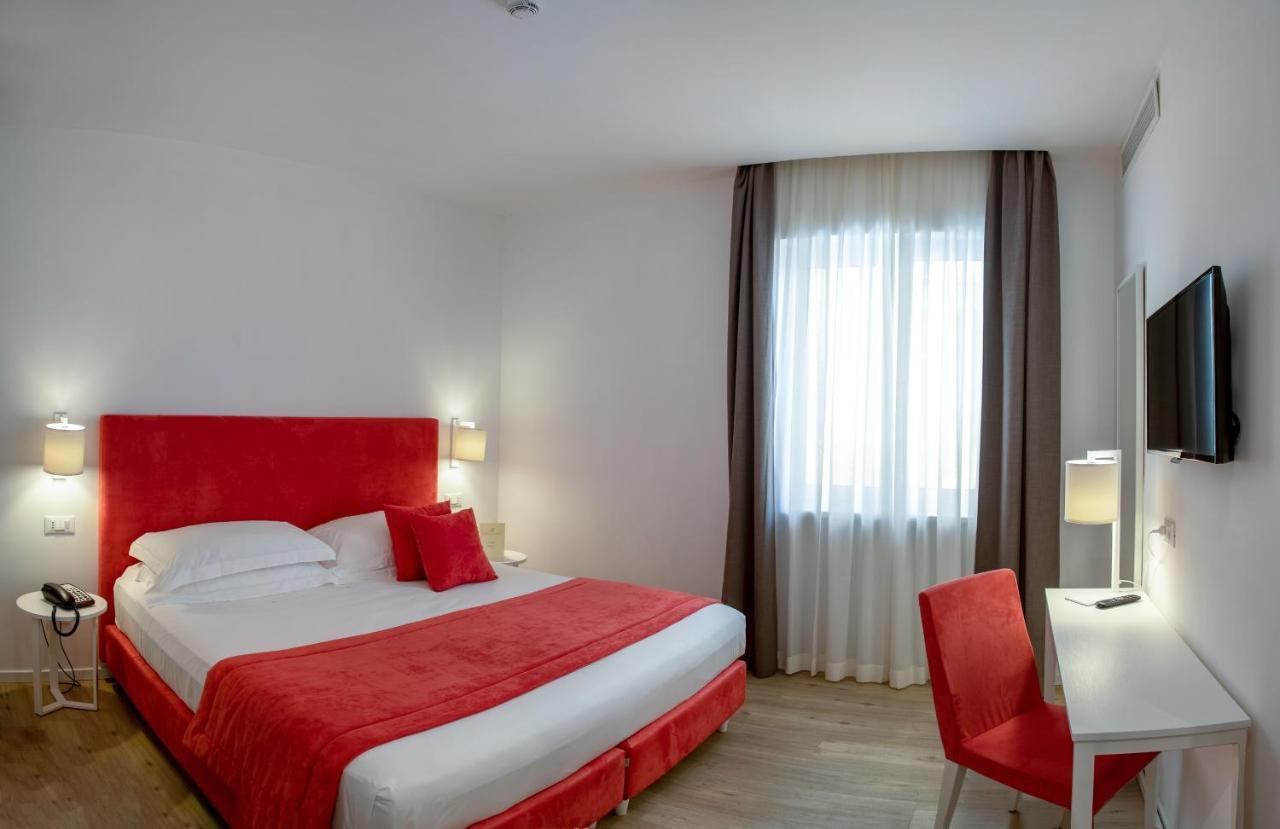 Classic Double or Twin Room,1318811410:JPEG