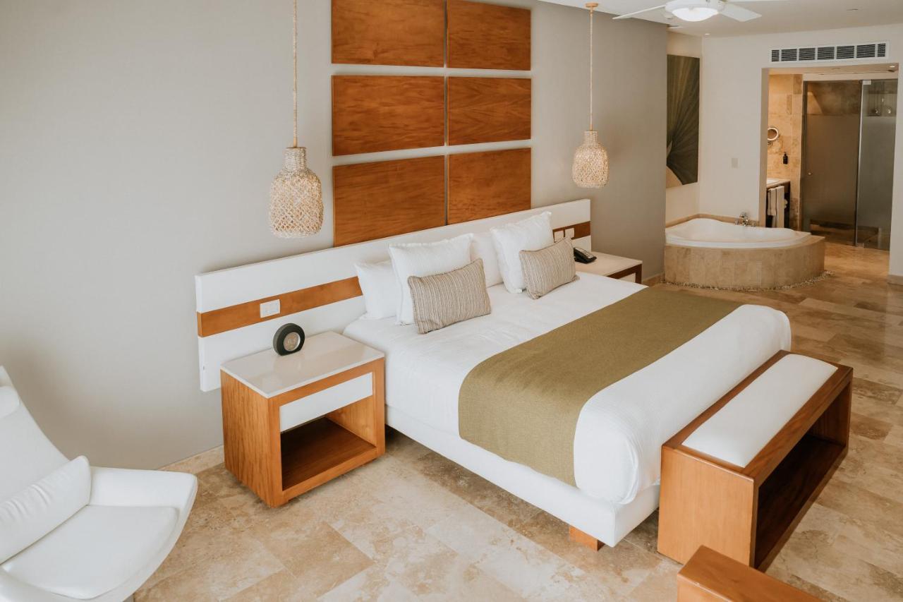 Luxurious Master Suite,1318886554:JPEG