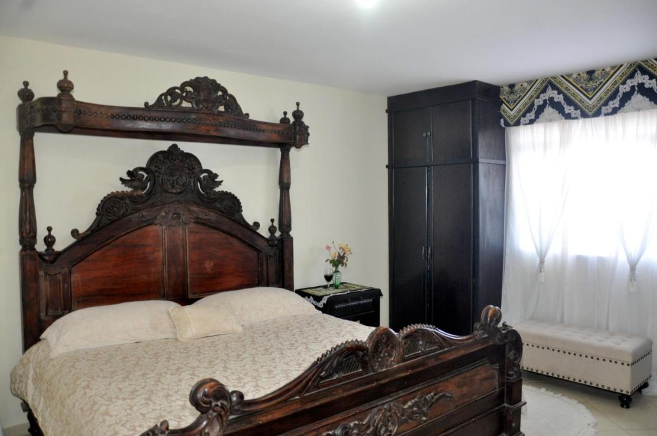 Deluxe King Suite,1318878763:JPEG
