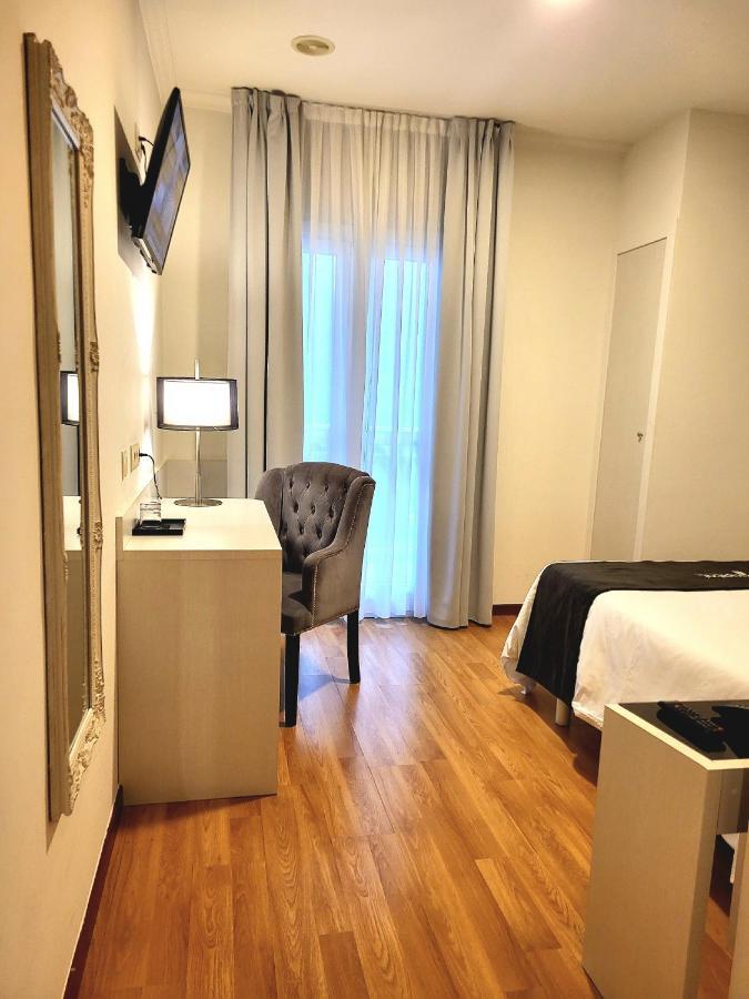 Single Room,1318903801:JPEG