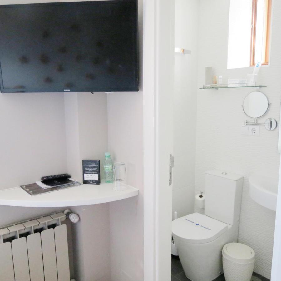 Small Single Room,1319951395:JPEG