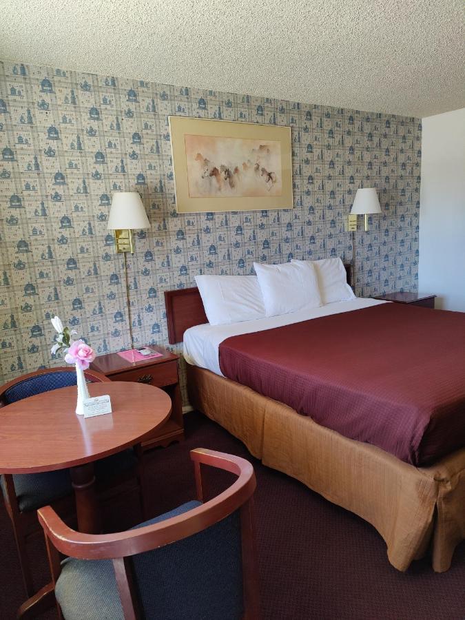 Standard King Room