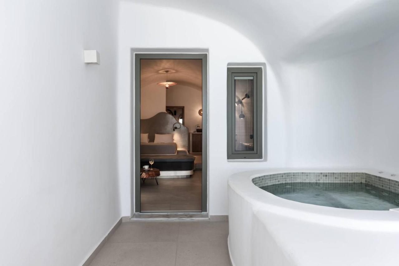 Cave Grand Suite with Outdoor Hot Tub,1719117130:JPEG