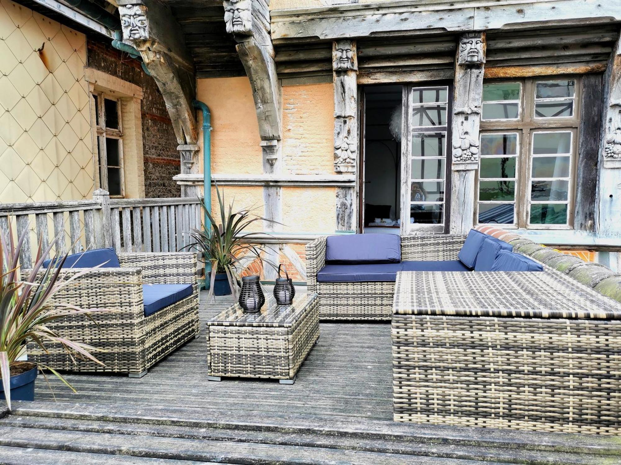 Suite Terrace,1320380743:JPEG