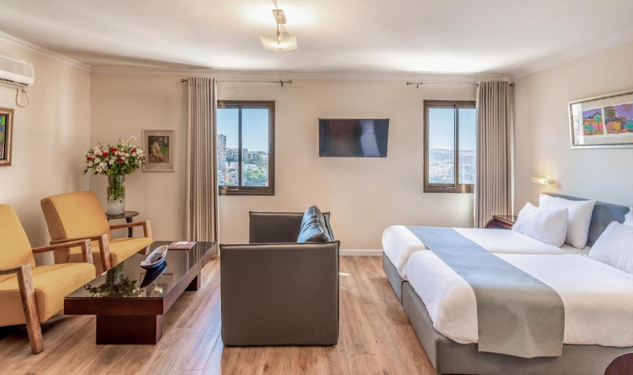 Deluxe Suite