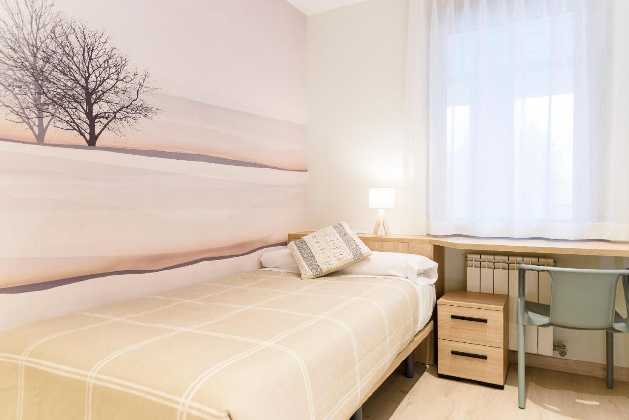 Two-Bedroom Apartment,1326049066:JPEG