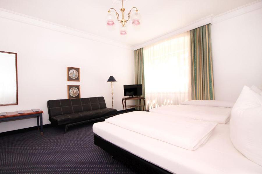 Triple Room,1322935138:JPEG