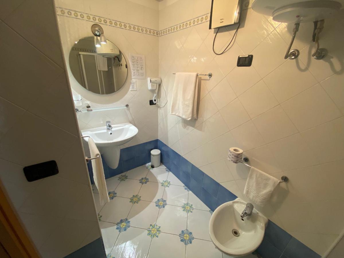 Deluxe Single Room Split Level