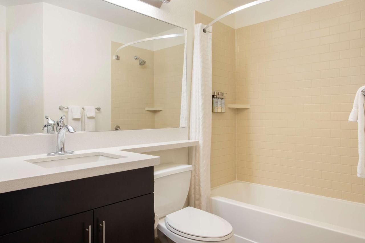 One-Bedroom Queen Suite,1293536353:JPEG
