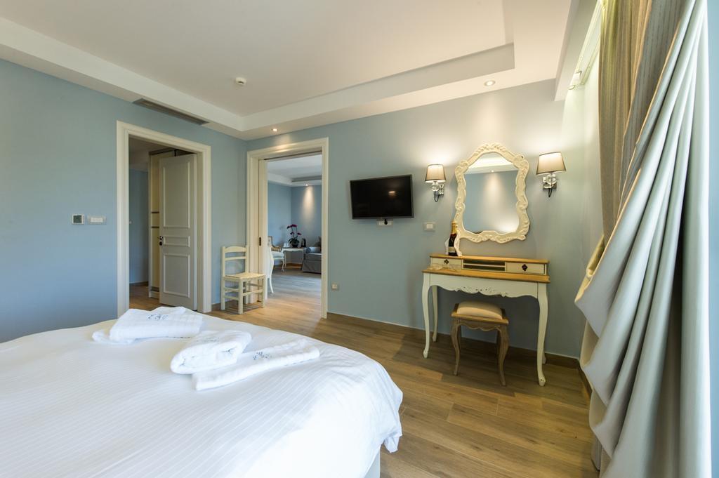 Two Space Suite