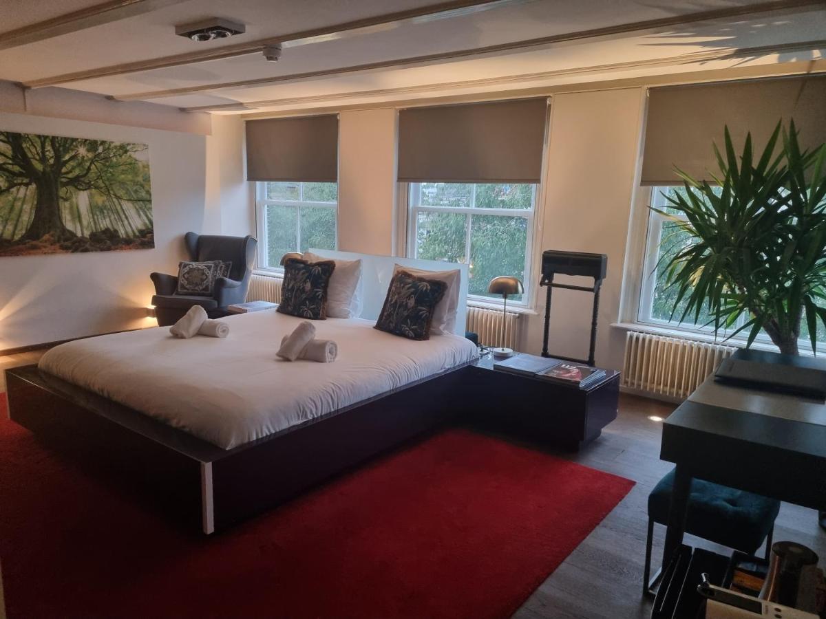 Deluxe Double Room Bath
