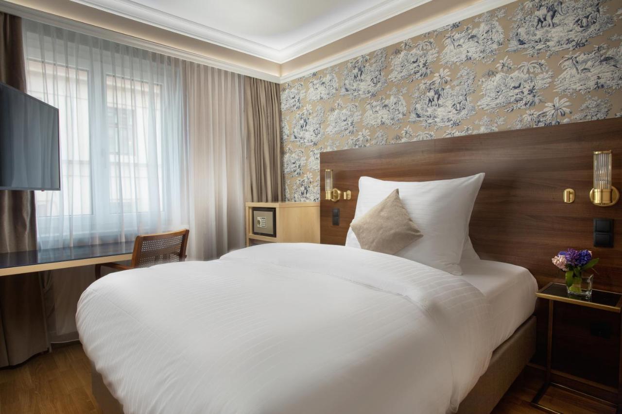 Cozy Queen Single Room,1324380124:JPEG