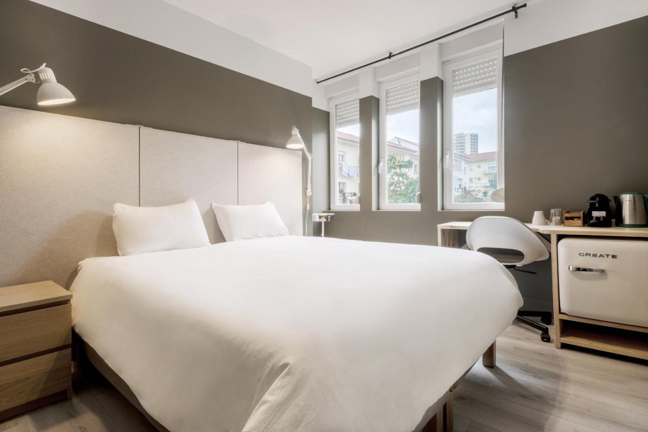 Double Room,1329219281:JPEG