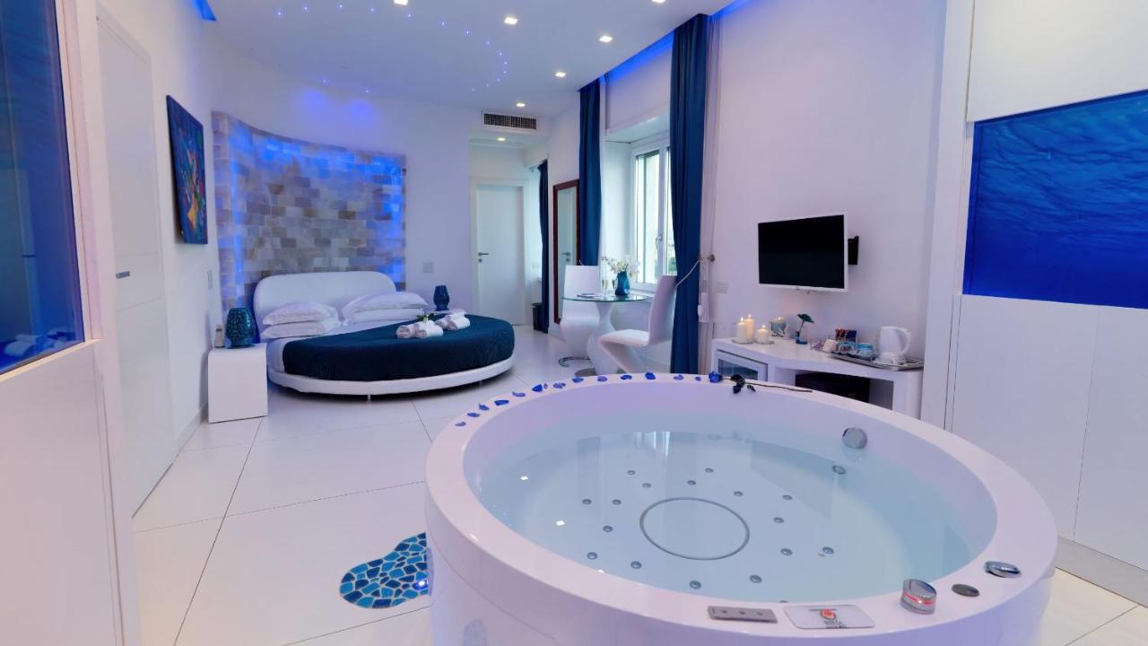 King Suite Spa Bath,1769929975:JPEG