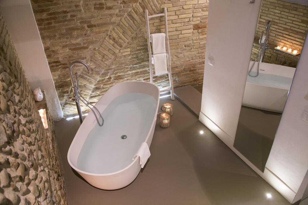 Deluxe Double Room Bath-Split Level,132730146:JPEG