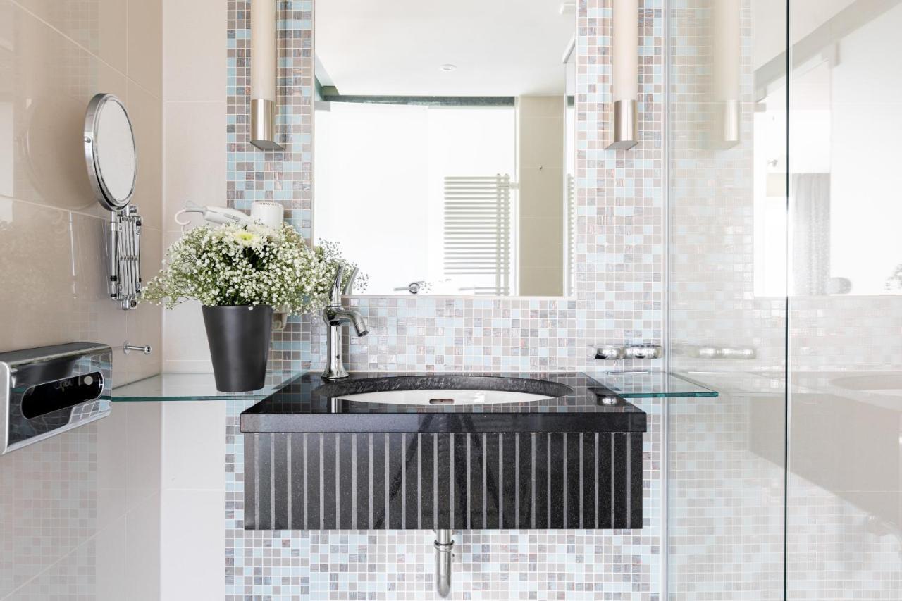 Medium Studio Kitchenette,1327635797:JPEG