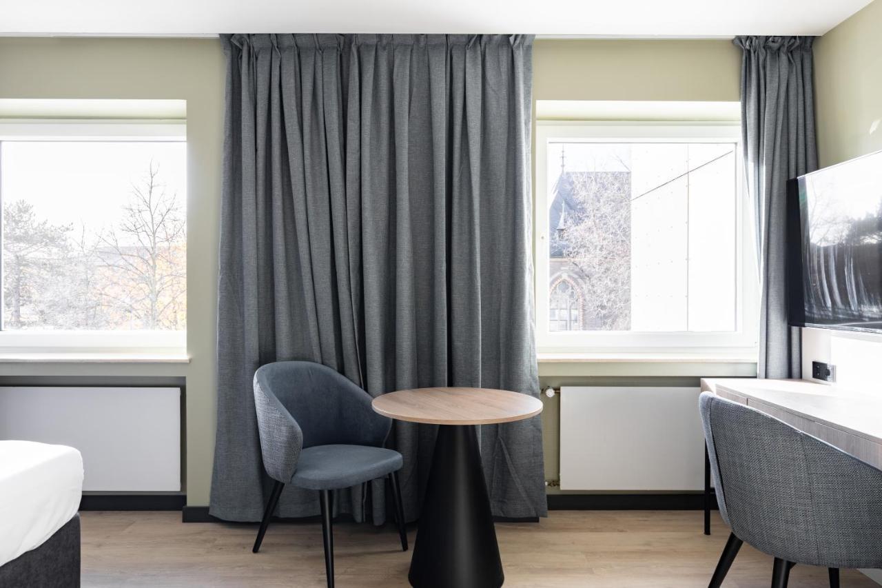 Large Studio Kitchenette