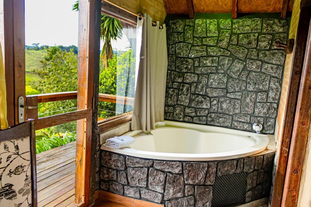 Chalet Spa Bath,1327877000:JPEG