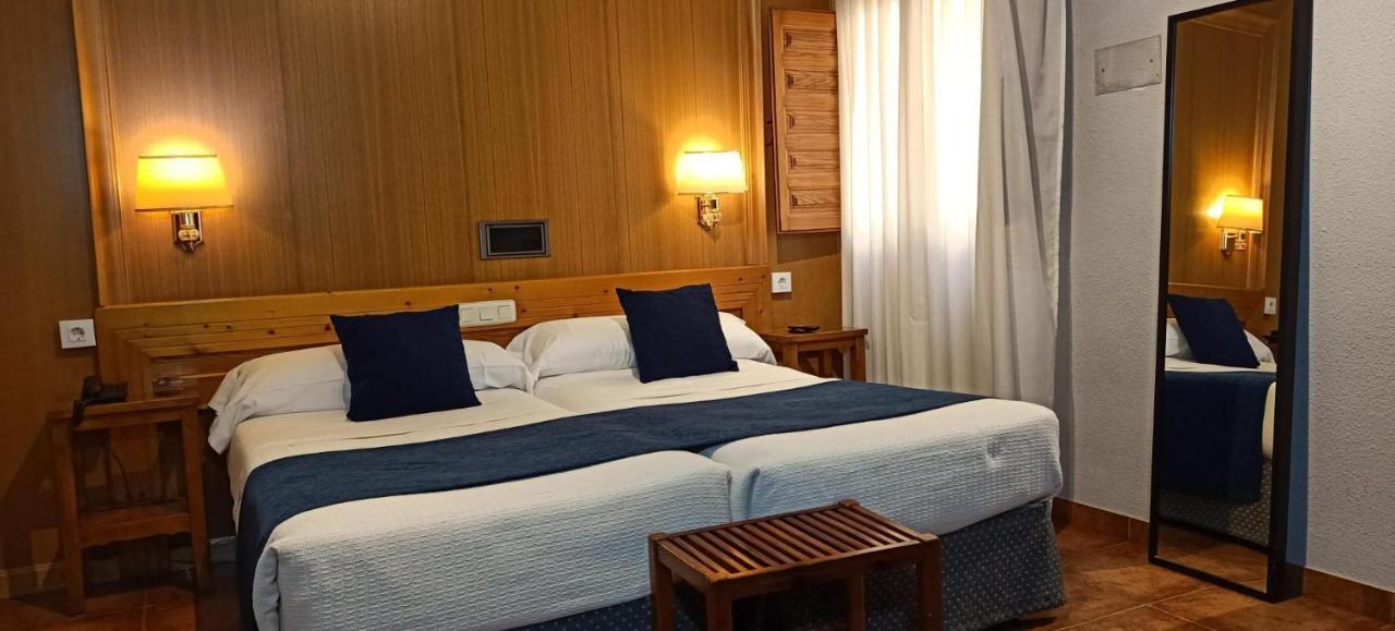 Twin Room,1328204894:JPEG
