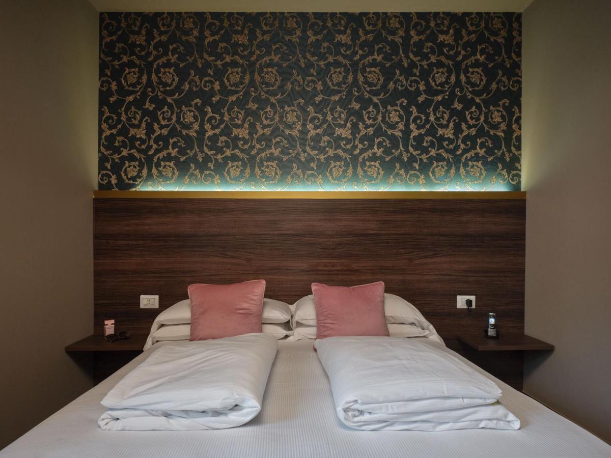 Standard Double Room,1329637289:JPEG
