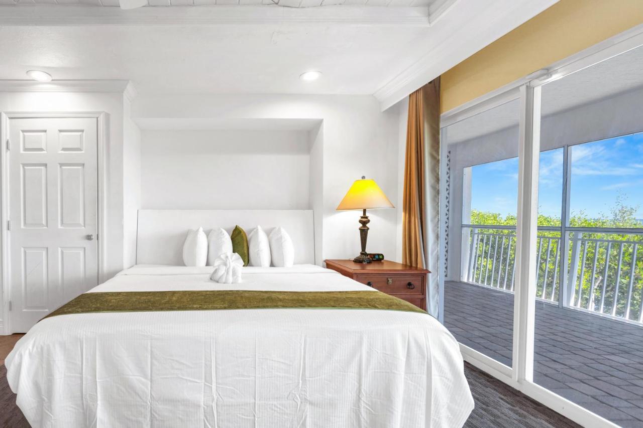 King Studio Suite Balcony Ocean View Non-Smoking