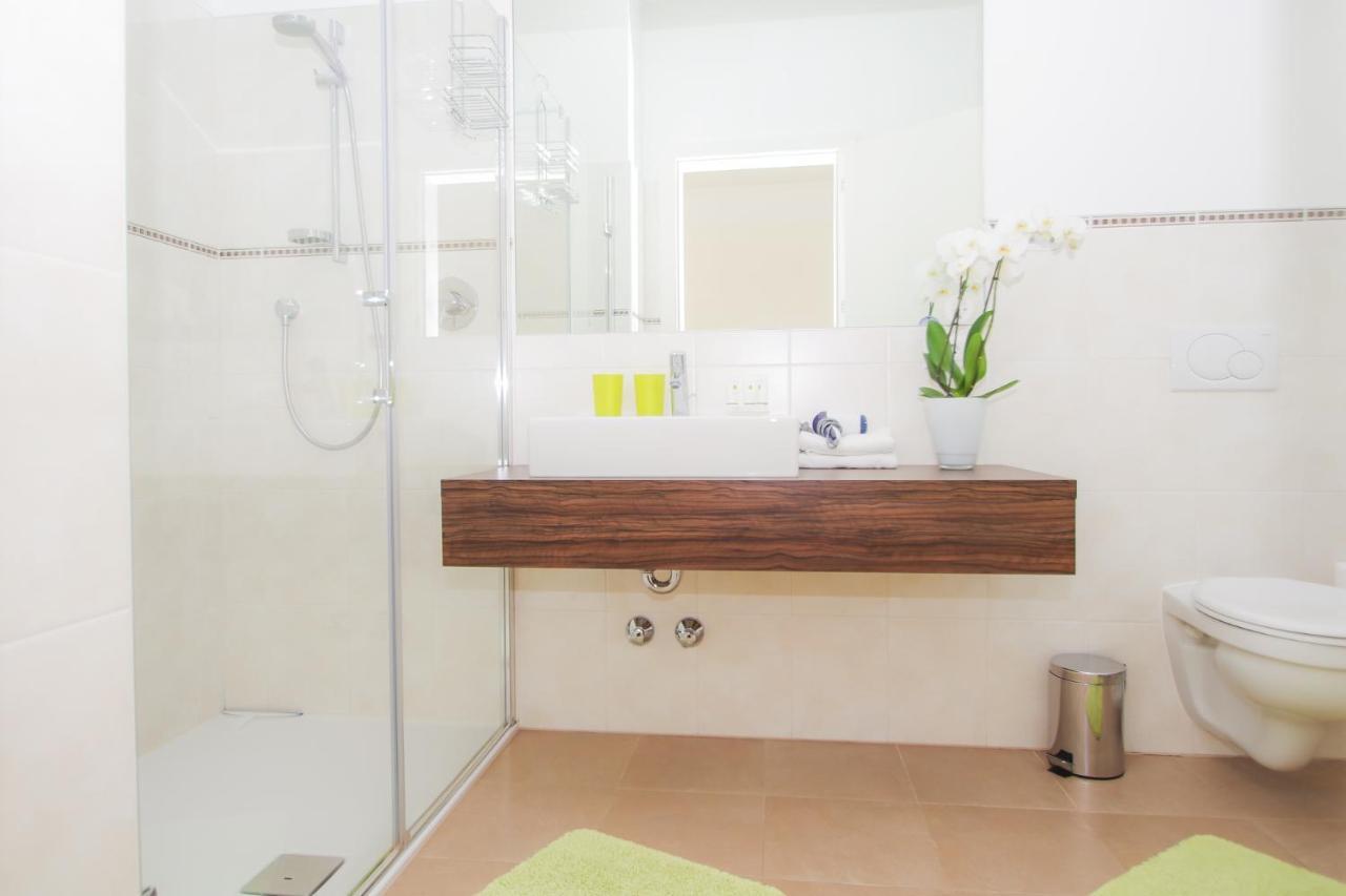 One-Bedroom Apartment Garden View