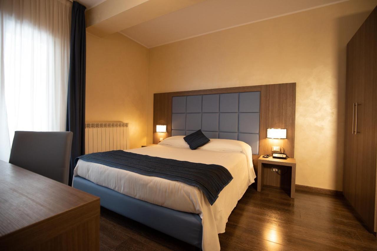 Standard Double or Twin Room,1329887981:JPEG