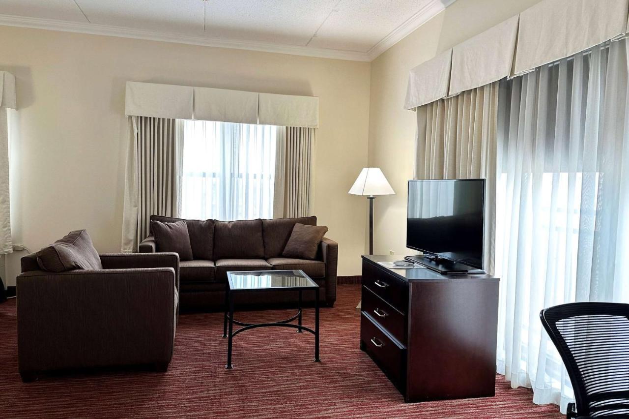 Deluxe Queen Room Two Queen Beds Non-Smoking