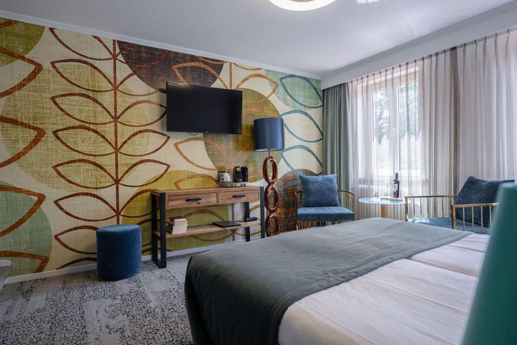 Cool Village Side Room