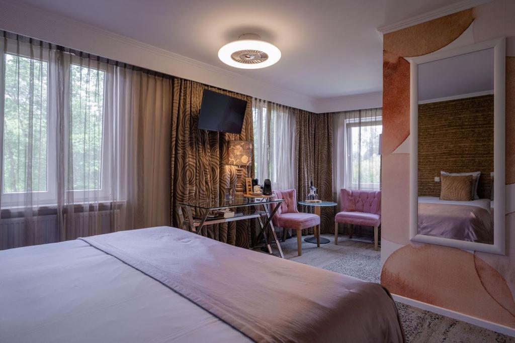 Fabulous Valley Room