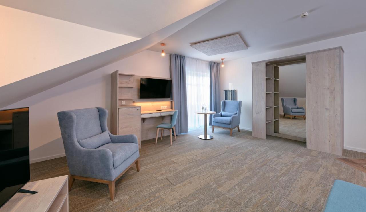 Junior Suite,1330565708:JPEG