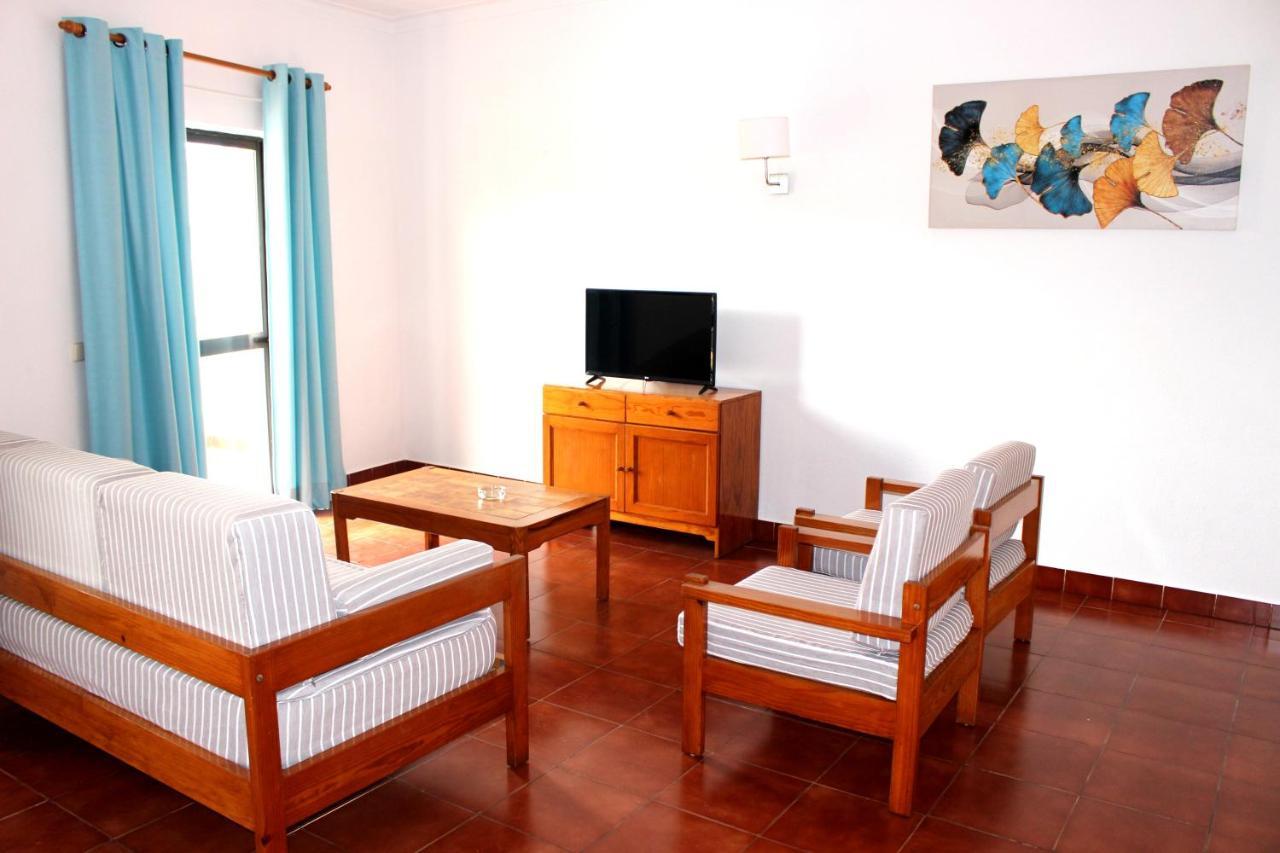 One-Bedroom Apartment,1274507860:JPEG