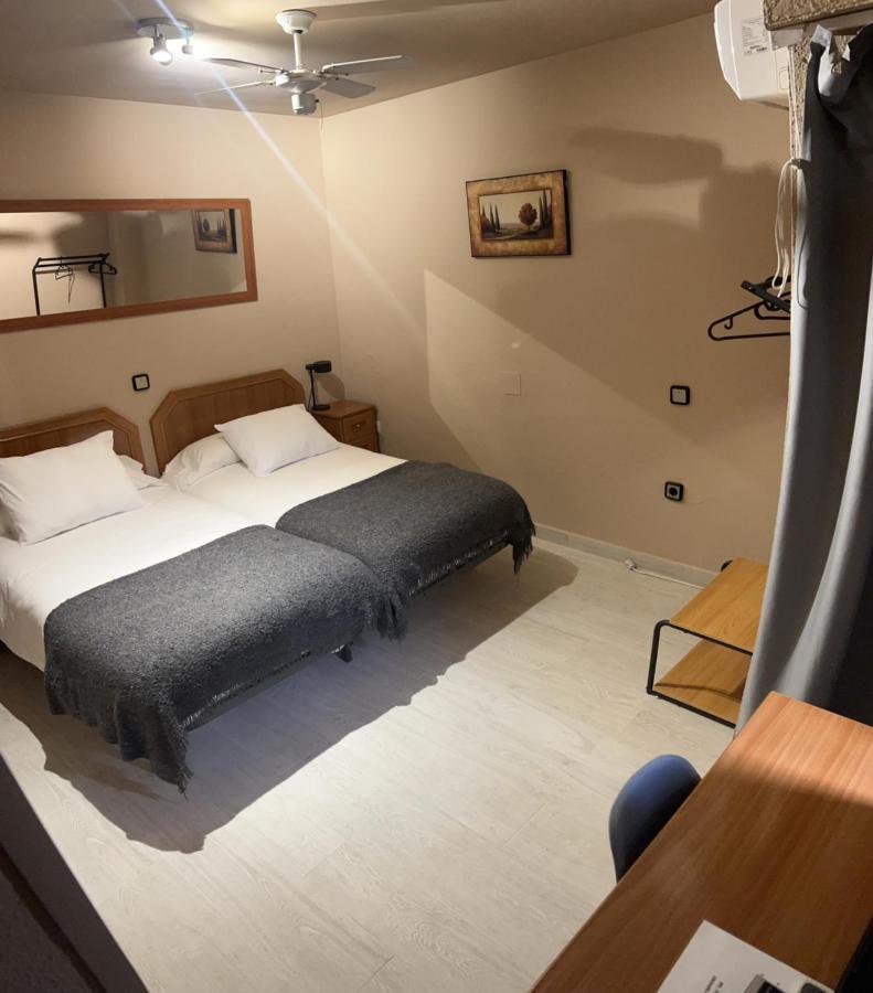 Double or Twin Room,1331053361:JPEG