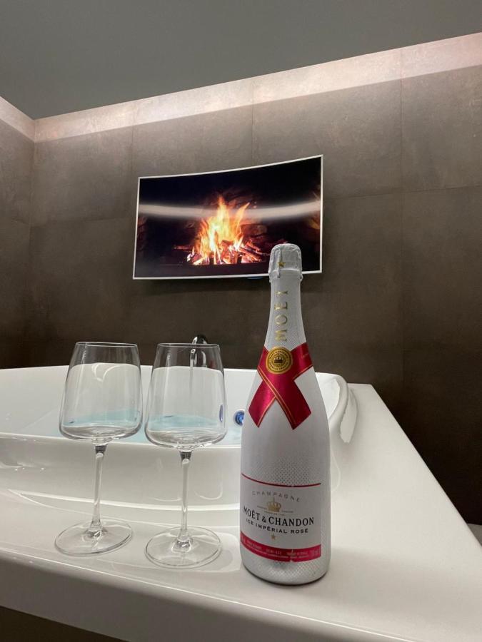 King Suite Spa Bath