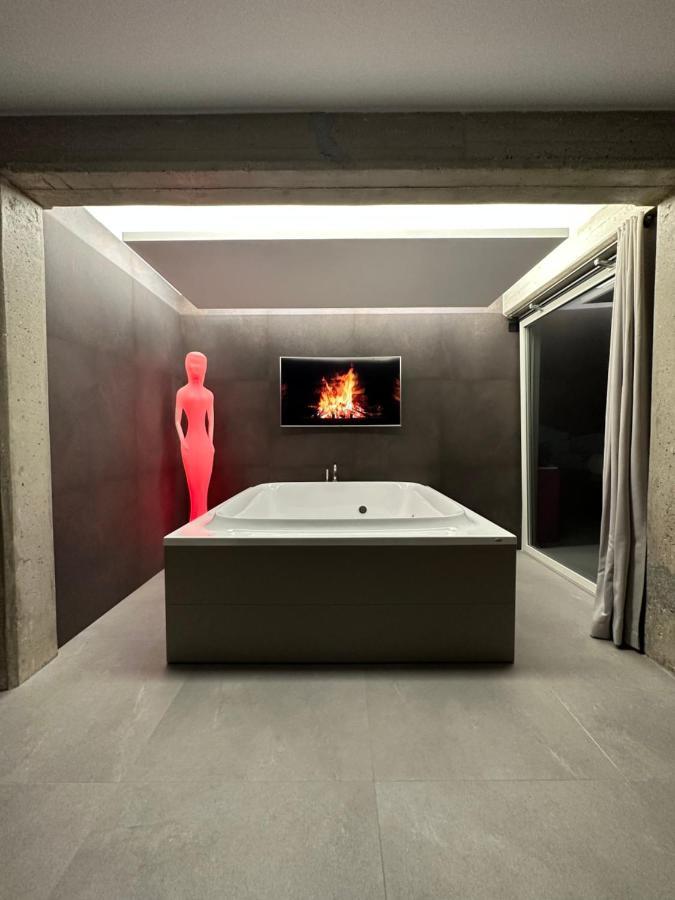 King Suite Spa Bath