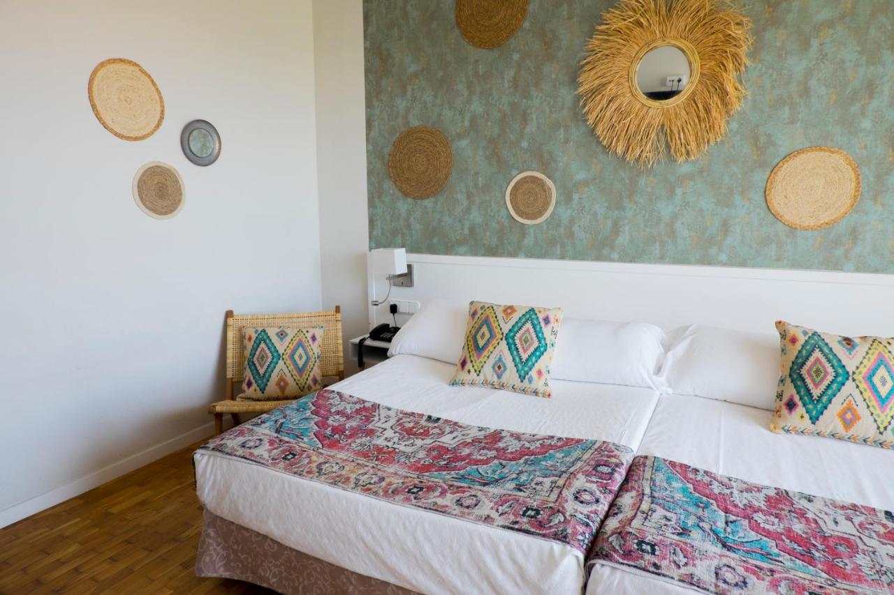 Double or Twin Room Sea View