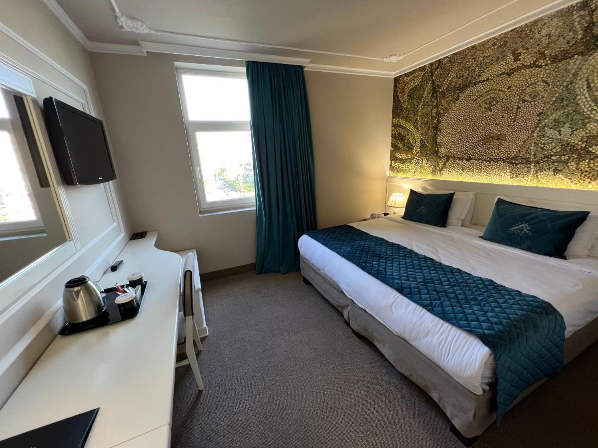 Standard Double or Twin Room Pool View