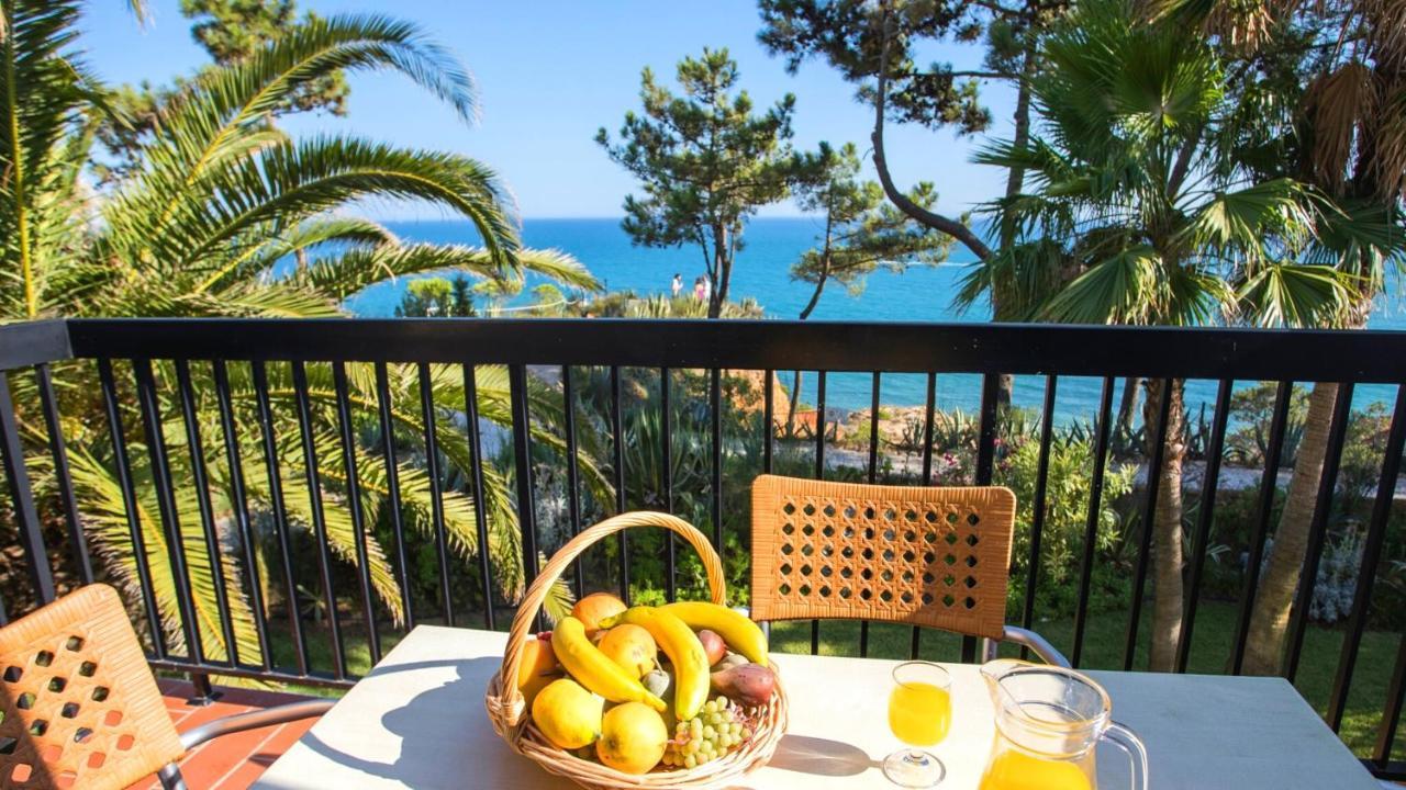 One-Bedroom Apartment Sea View