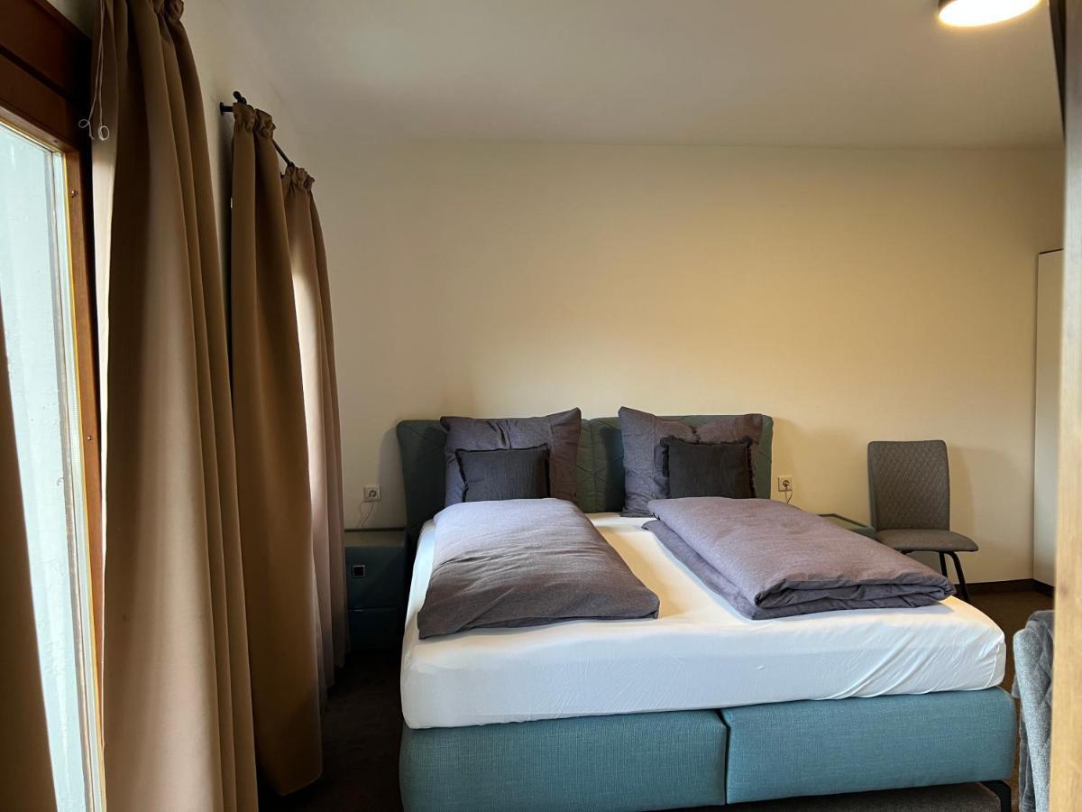 Family Room,1333905764:JPEG