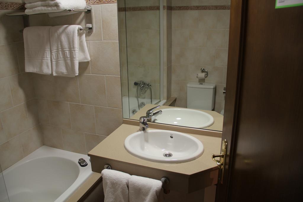 Basic Triple Room