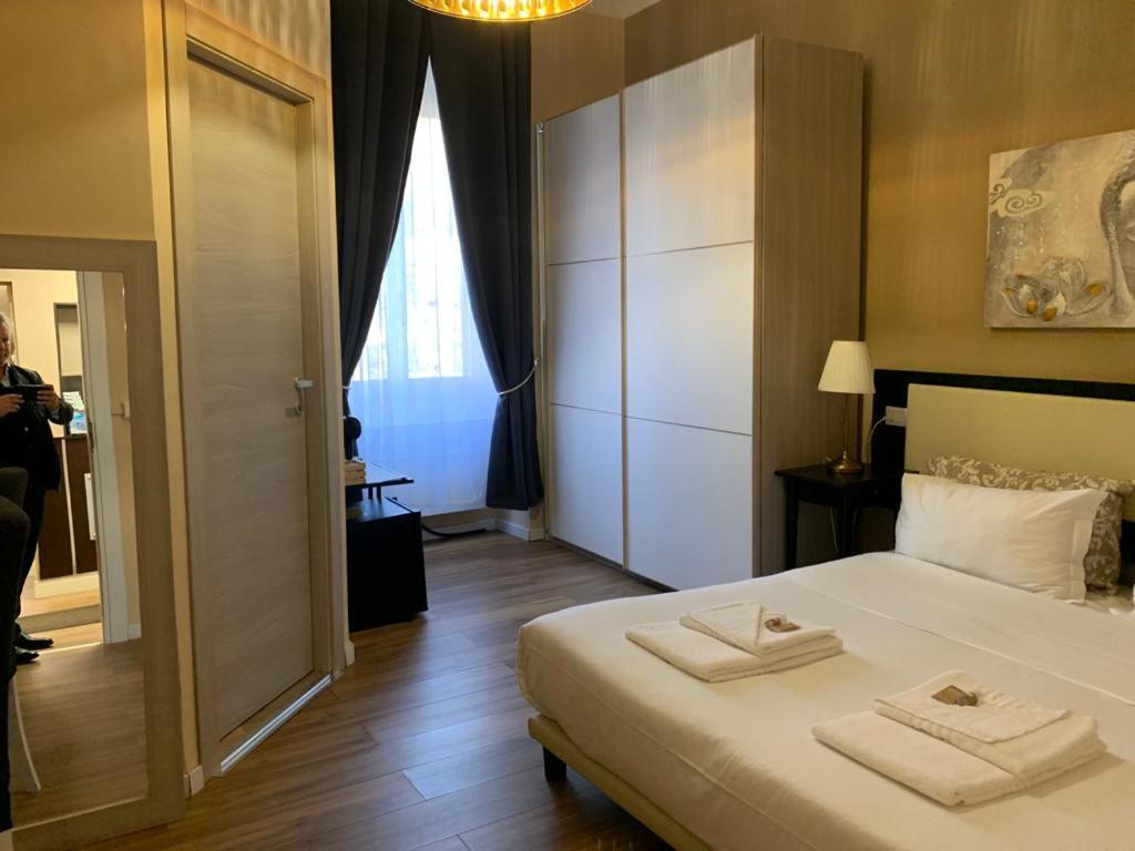 Double or Twin Room Private Bathroom