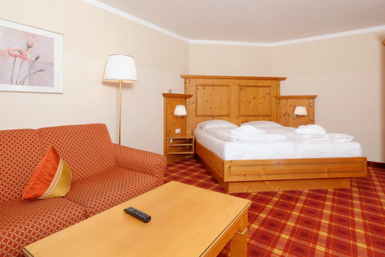 Deluxe Room,1351112581:JPEG