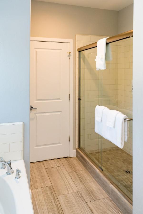 Superior King Suite