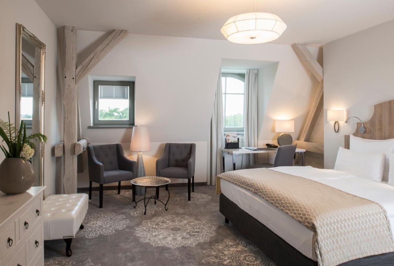 Large Double Room,1333661942:JPEG
