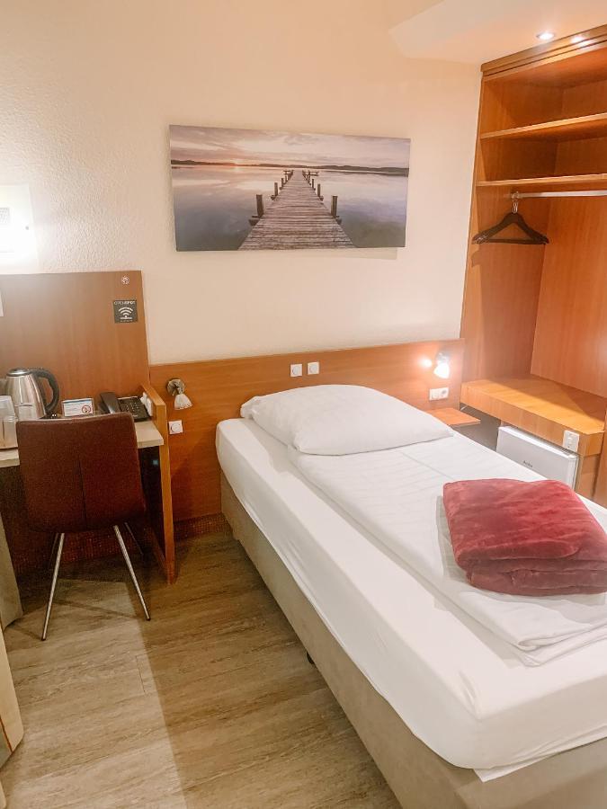 Single Room,1335268604:JPEG