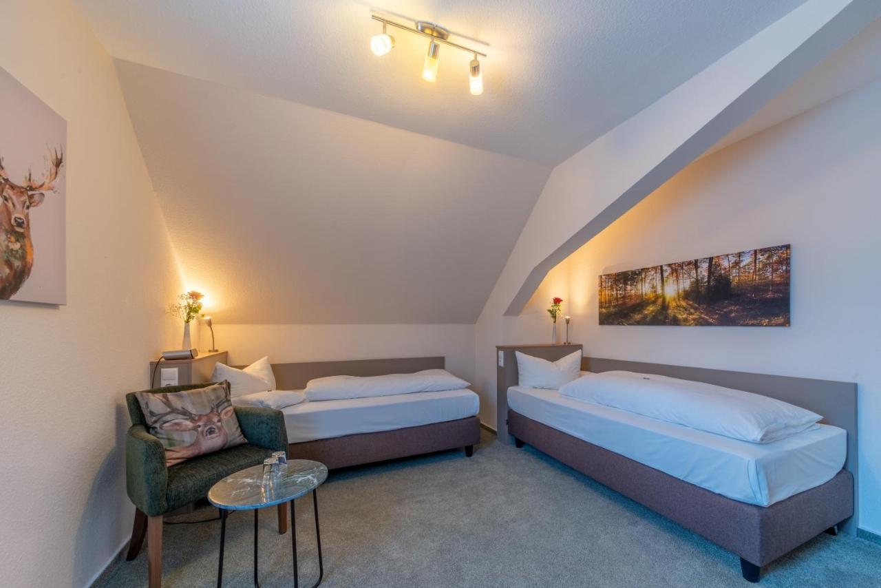 Family Room,1335615140:JPEG