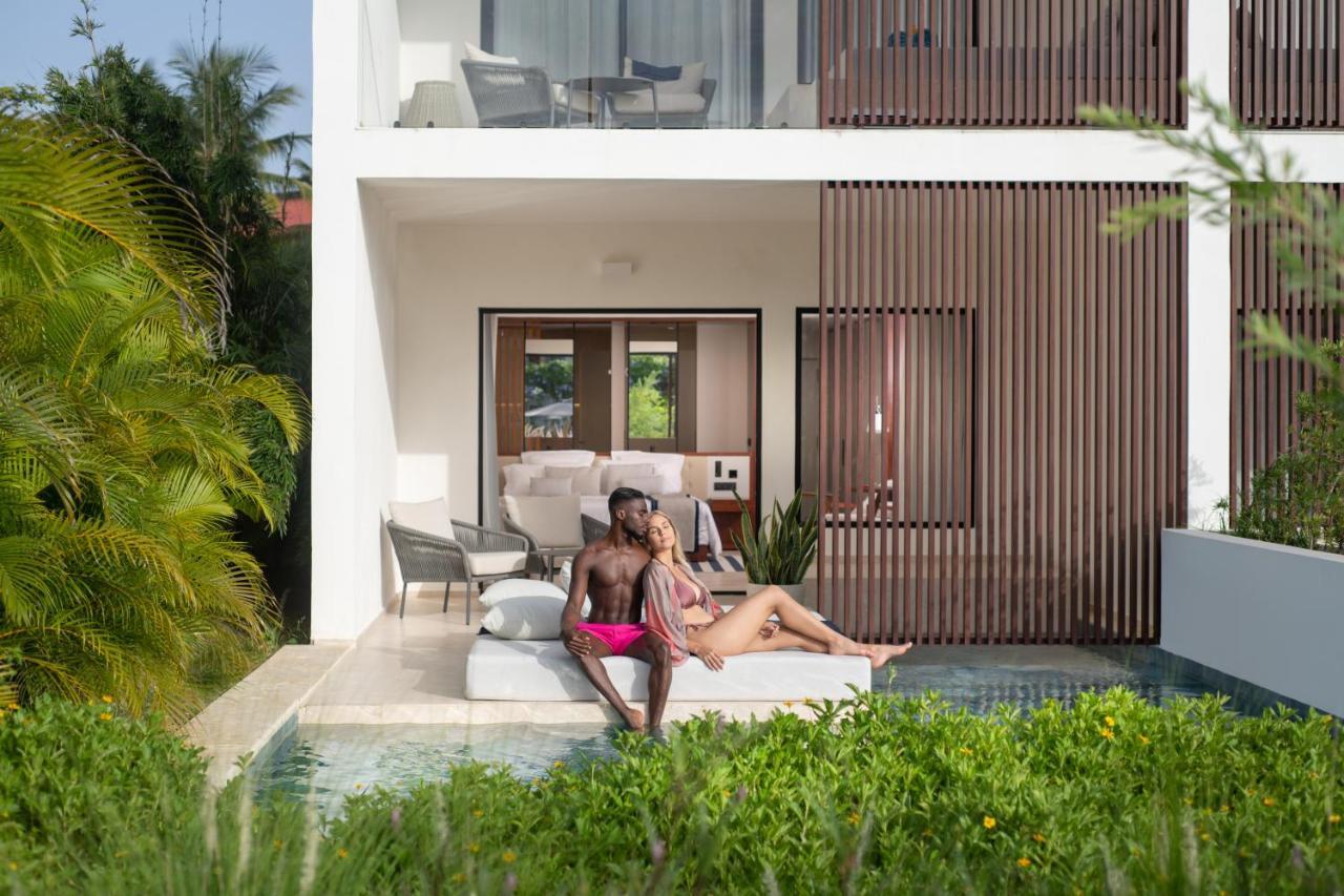 Suite Junior Aqua avec Accès Direct à la Piscine - Vue sur Piscine