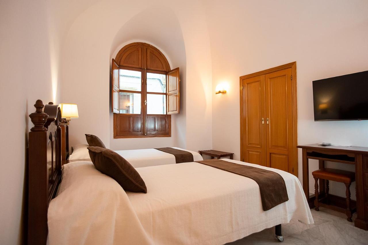 Twin Room,1338990059:JPEG