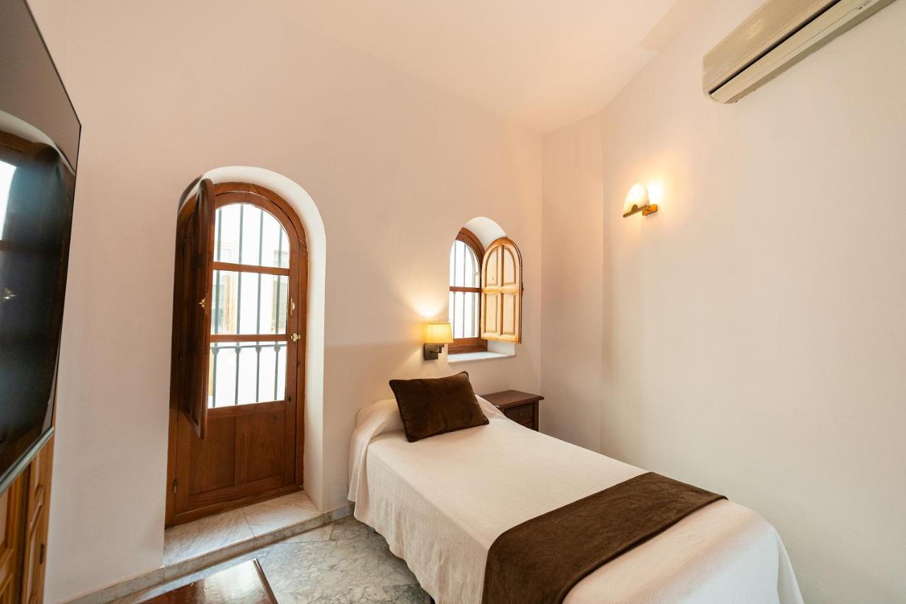 Single Room,1338999002:JPEG